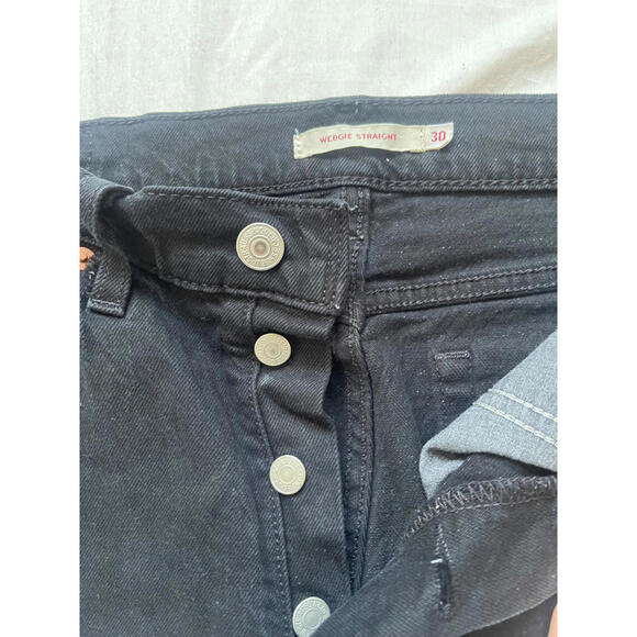 Levi's Premium Wedgie Straight Jeans Black Size 30 High Rise Raw Hem Button Fly - Picture 3 of 7